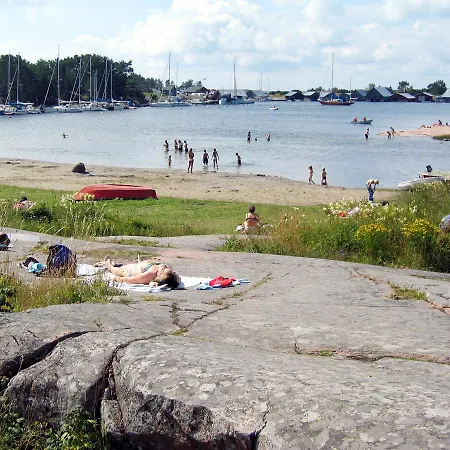 مكان تخييم Kaeringsund إكيرو